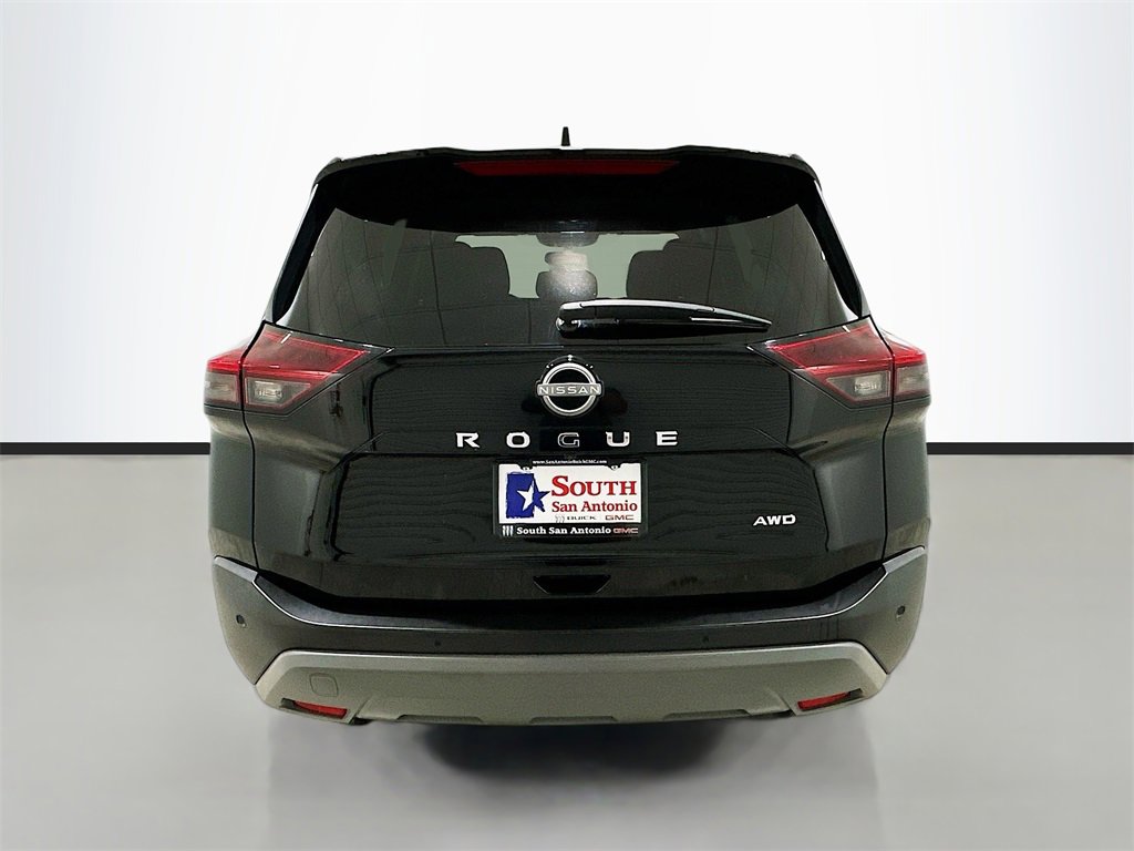 Used 2023 Nissan Rogue S image 6