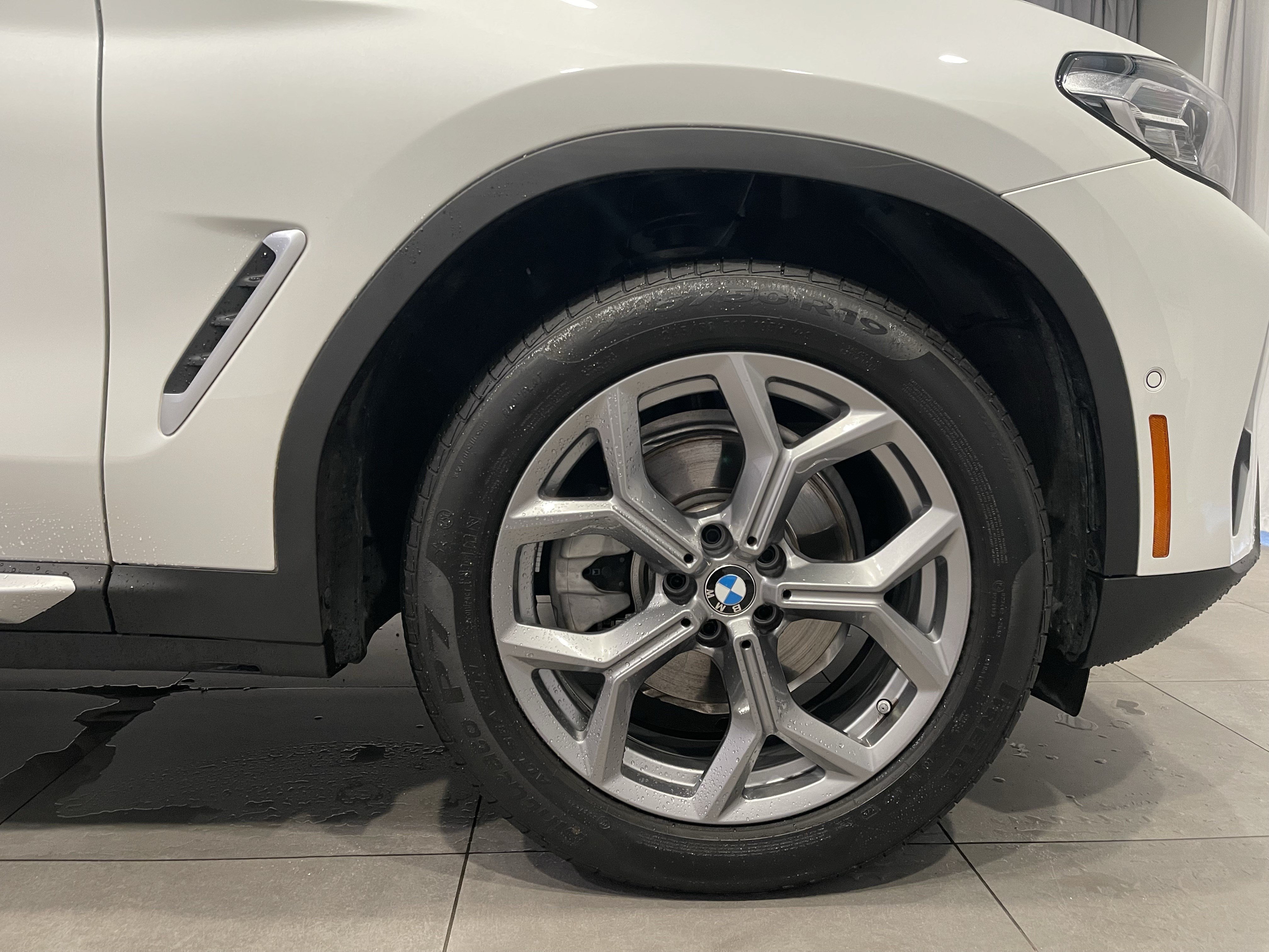 Used 2025 BMW X4 xDrive30i AWD/4WD image 10