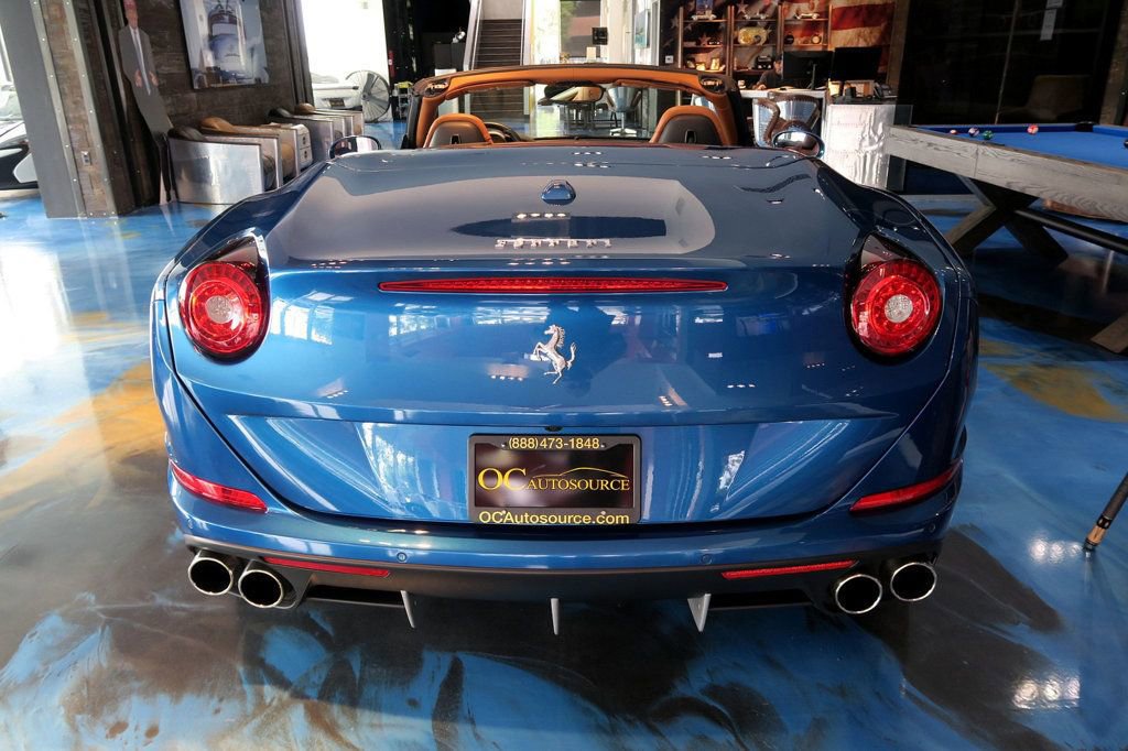 Used 2016 Ferrari California T RWD image 40