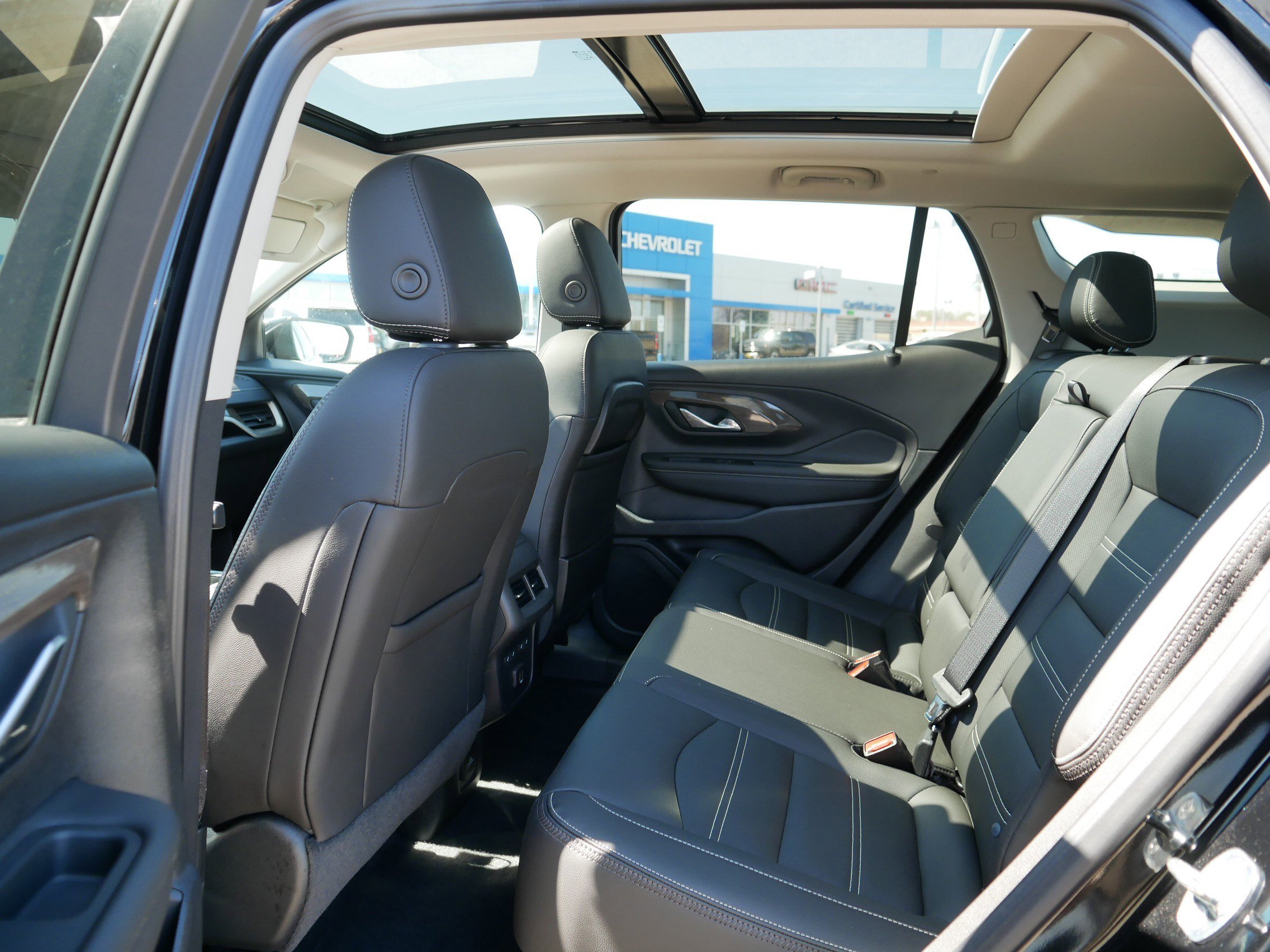 Used 2023 GMC Terrain Denali w/ Black Diamond Edition AWD/4WD image 36