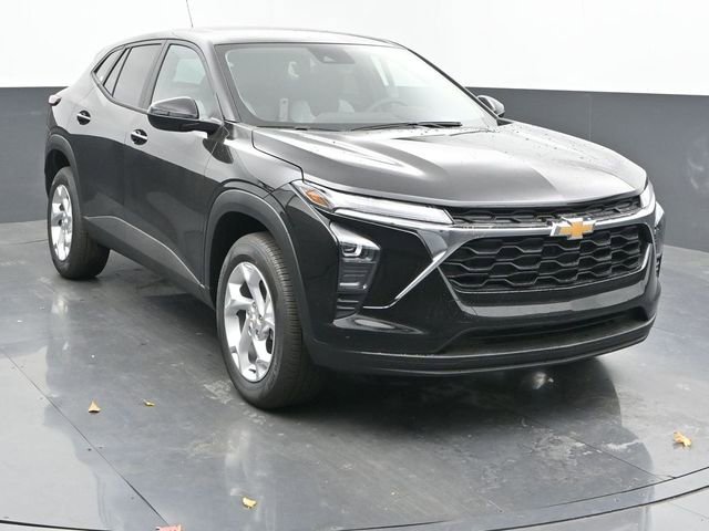 New 2026 Chevrolet Trax LS image 2