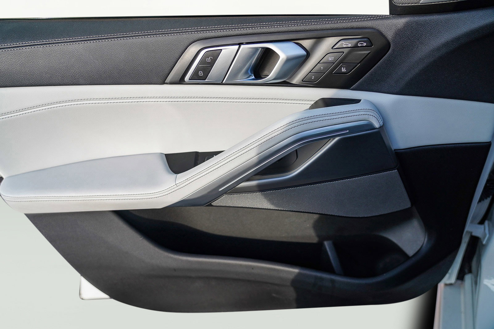 Used 2023 BMW X6 xDrive40i w/ M Sport Package image 60