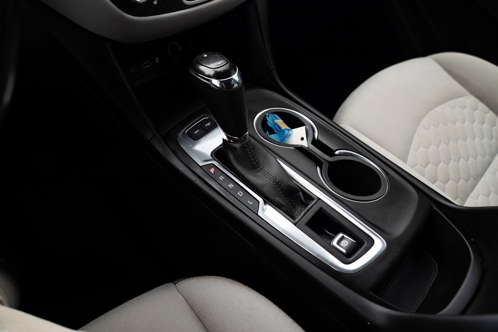 Used 2019 Chevrolet Equinox LT image 17