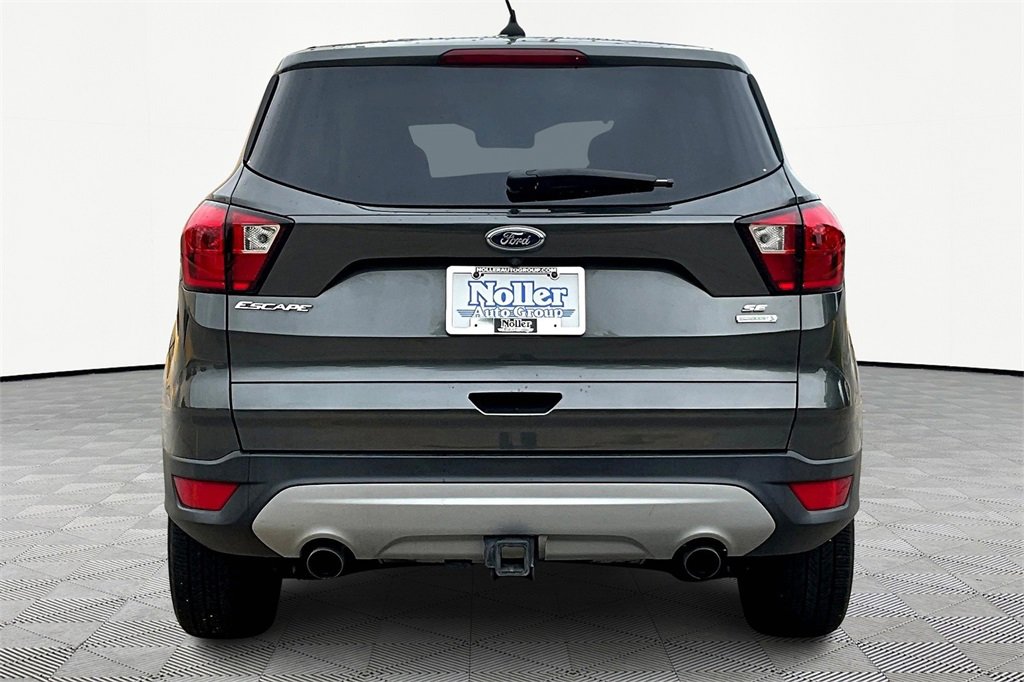 Used 2019 Ford Escape SE image 4