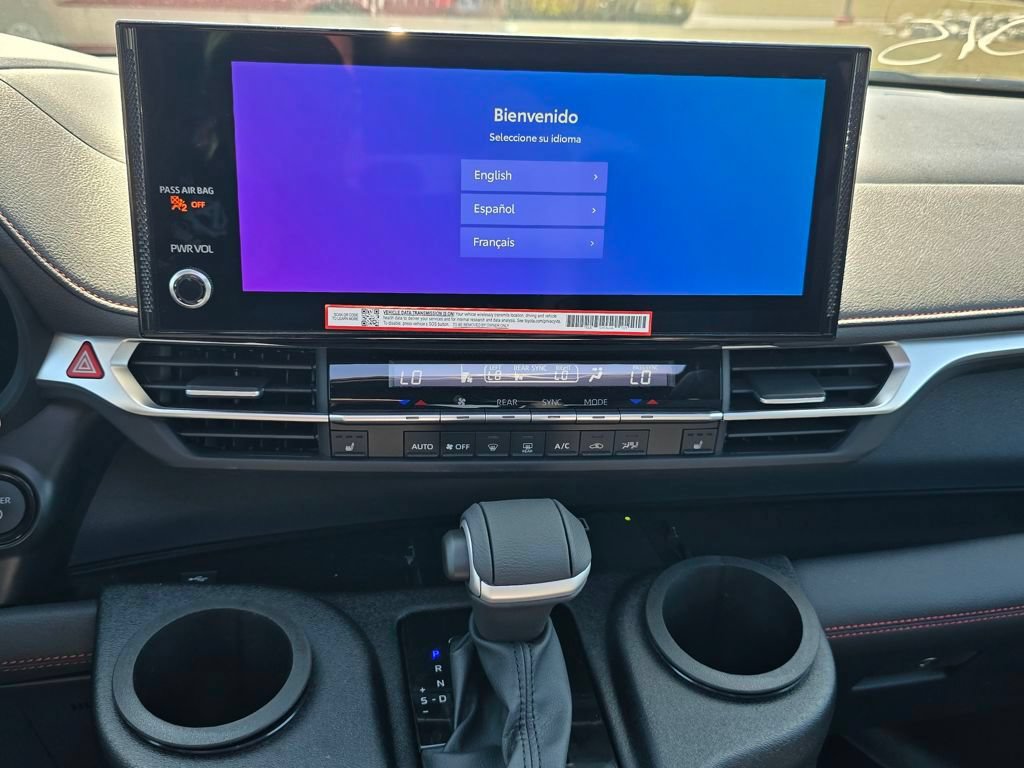 Used 2025 Toyota Sienna XSE w/ XSE Plus Package FWD image 34