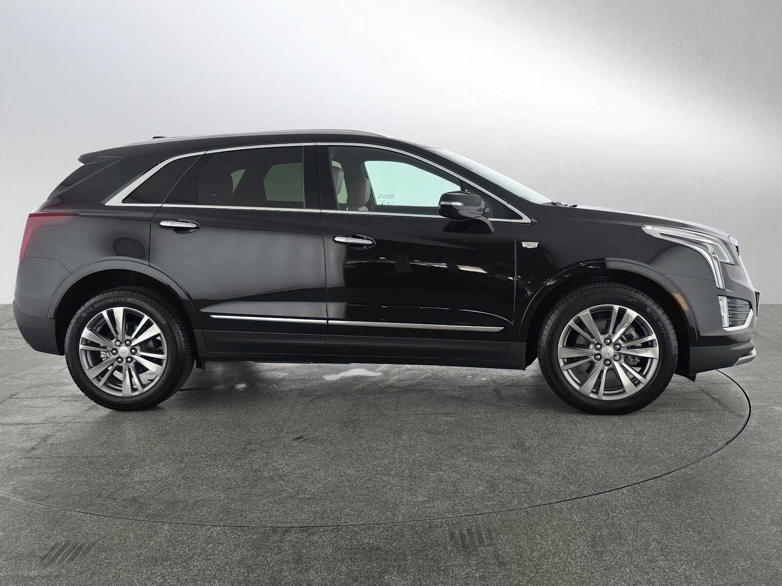 Used 2024 Cadillac XT5 Premium Luxury image 8