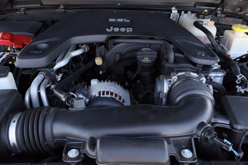 Used 2020 Jeep Gladiator Overland AWD/4WD image 30