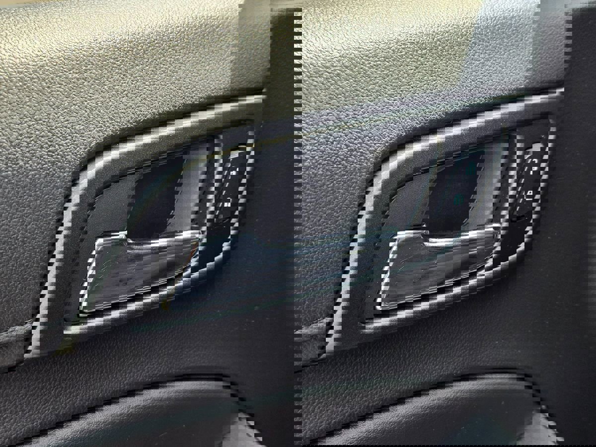 Used 2018 Chevrolet Tahoe LT image 26