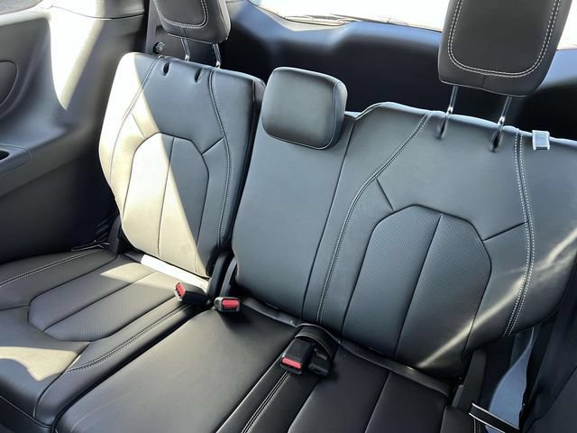 New 2025 Chrysler Pacifica Select FWD image 25