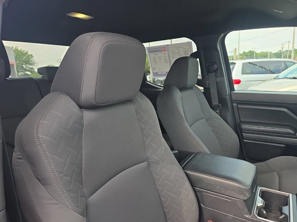 Certified 2025 Toyota Tacoma SR5 AWD/4WD image 10