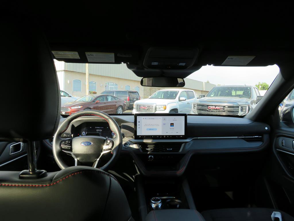 Used 2025 Ford Explorer ST-Line image 27