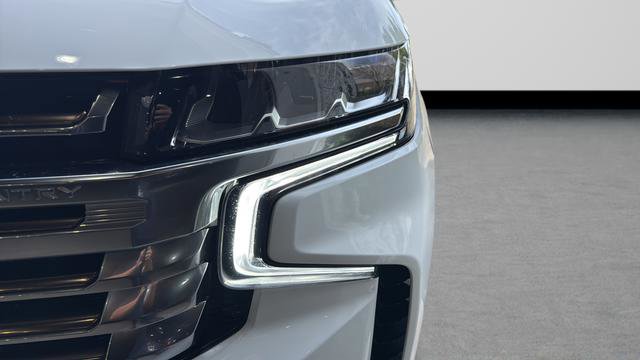 Used 2023 Chevrolet Suburban High Country w/ Advanced Technology Package AWD/4WD image 28