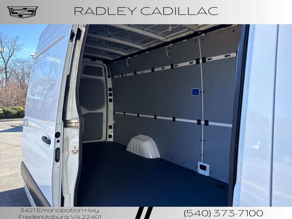 Used 2024 Mercedes-Benz eSprinter 170 Cargo image 17