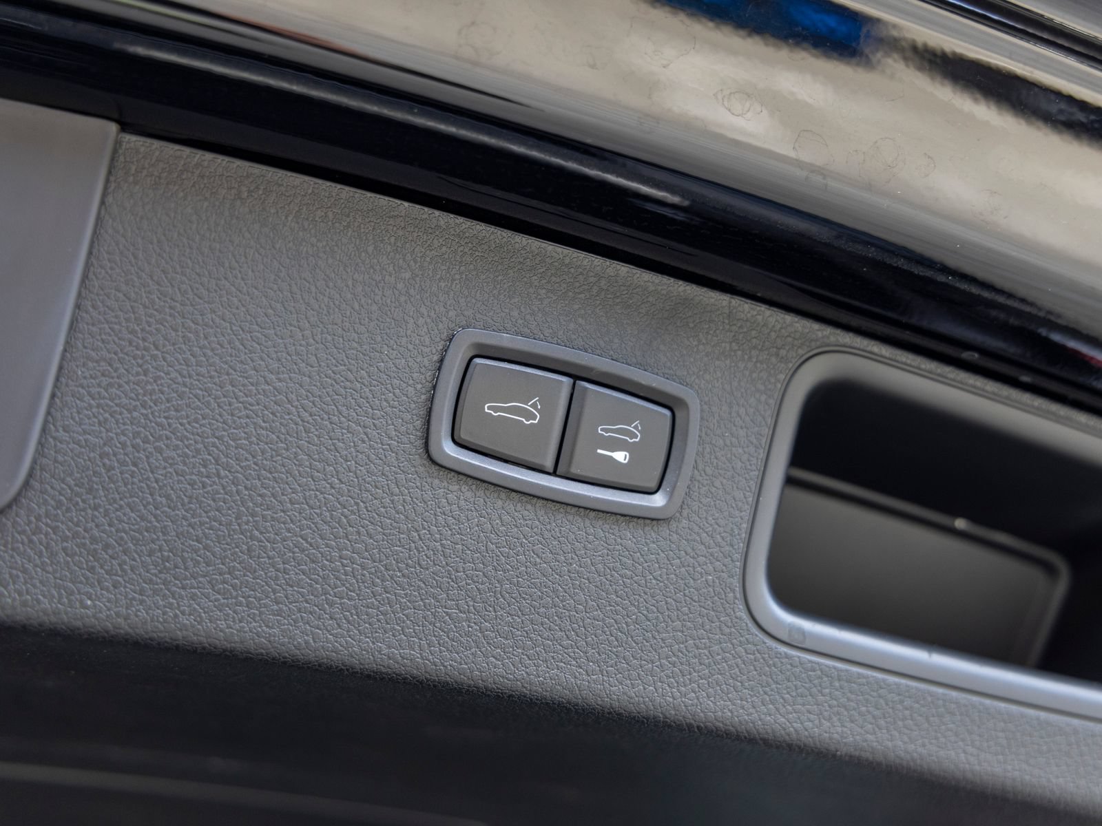 Certified 2023 Porsche Macan AWD/4WD image 55
