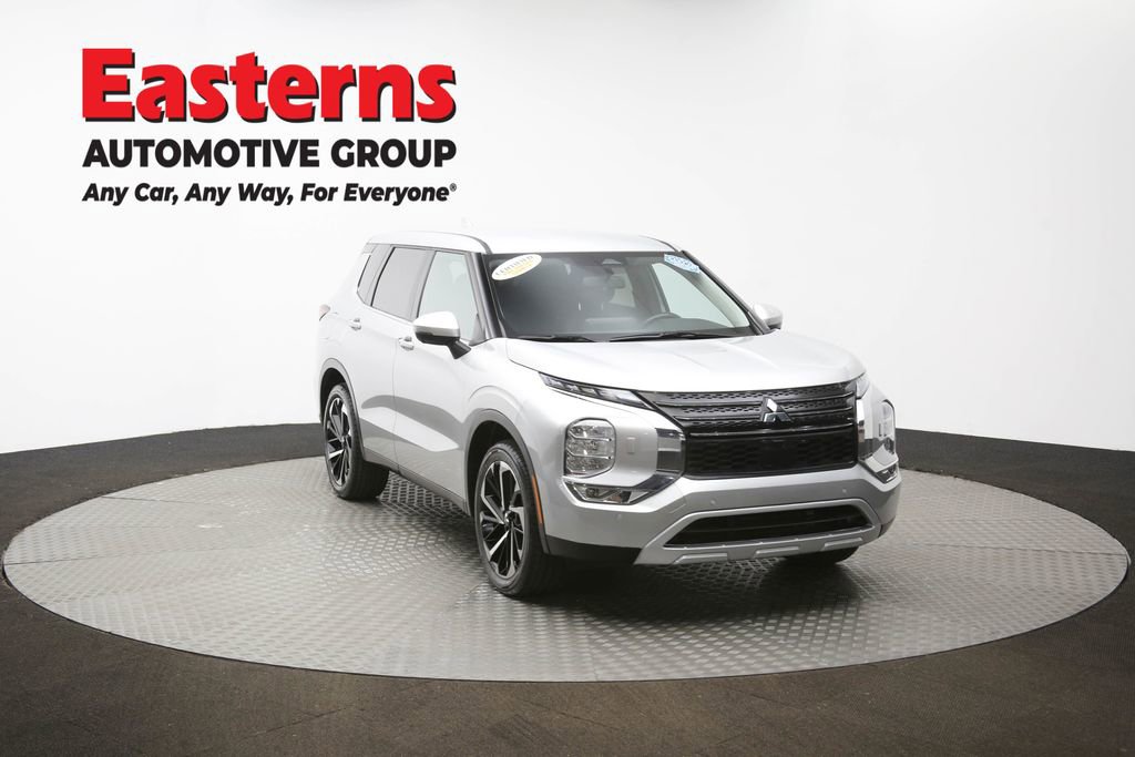 Used 2024 Mitsubishi Outlander SE image 49