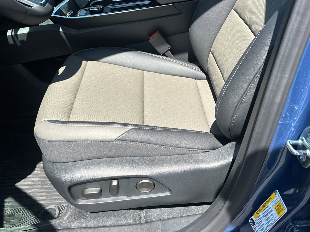 New 2026 Chevrolet Equinox LT w/ Convenience Package II AWD/4WD image 10