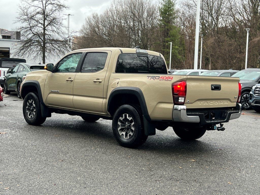 Used 2018 Toyota Tacoma TRD Off-Road image 5