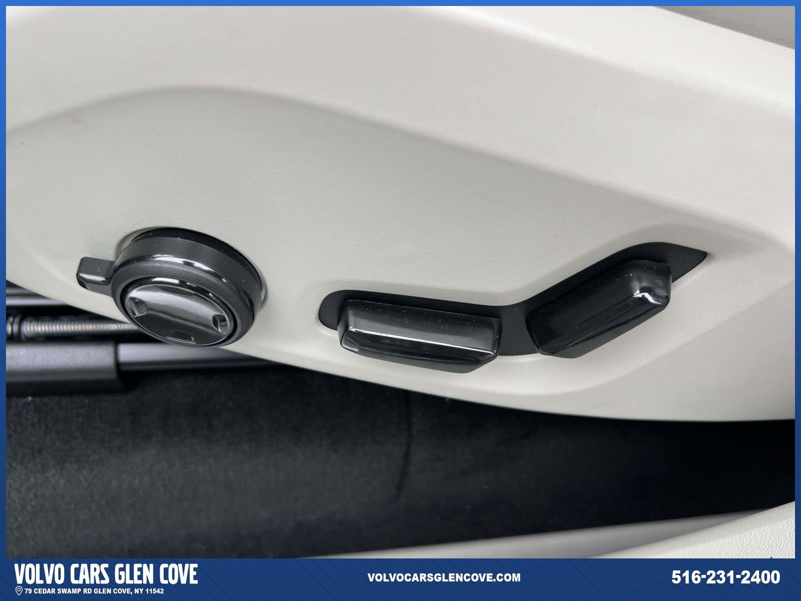 Used 2026 Volvo XC90 B6 Ultra w/ Protection Package image 17