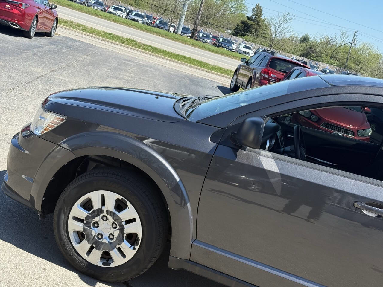 Used 2017 Dodge Journey SE image 3