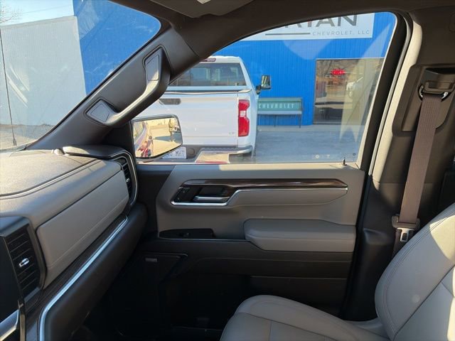 Used 2024 Chevrolet Silverado 1500 LT Trail Boss w/ LT Trail Boss Premium Package AWD/4WD image 19