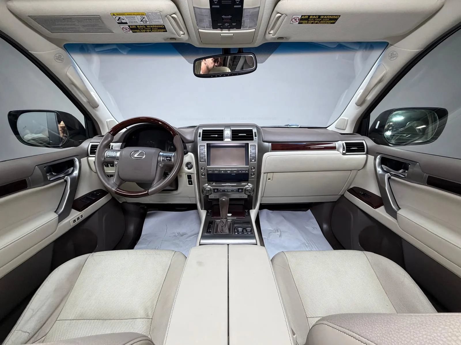 Used 2015 Lexus GX 460 w/ Premium Package AWD/4WD image 23