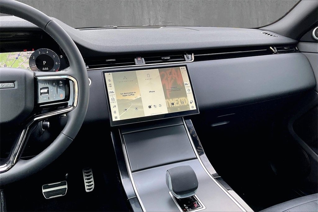 Used 2025 Land Rover Range Rover Evoque Dynamic SE image 9