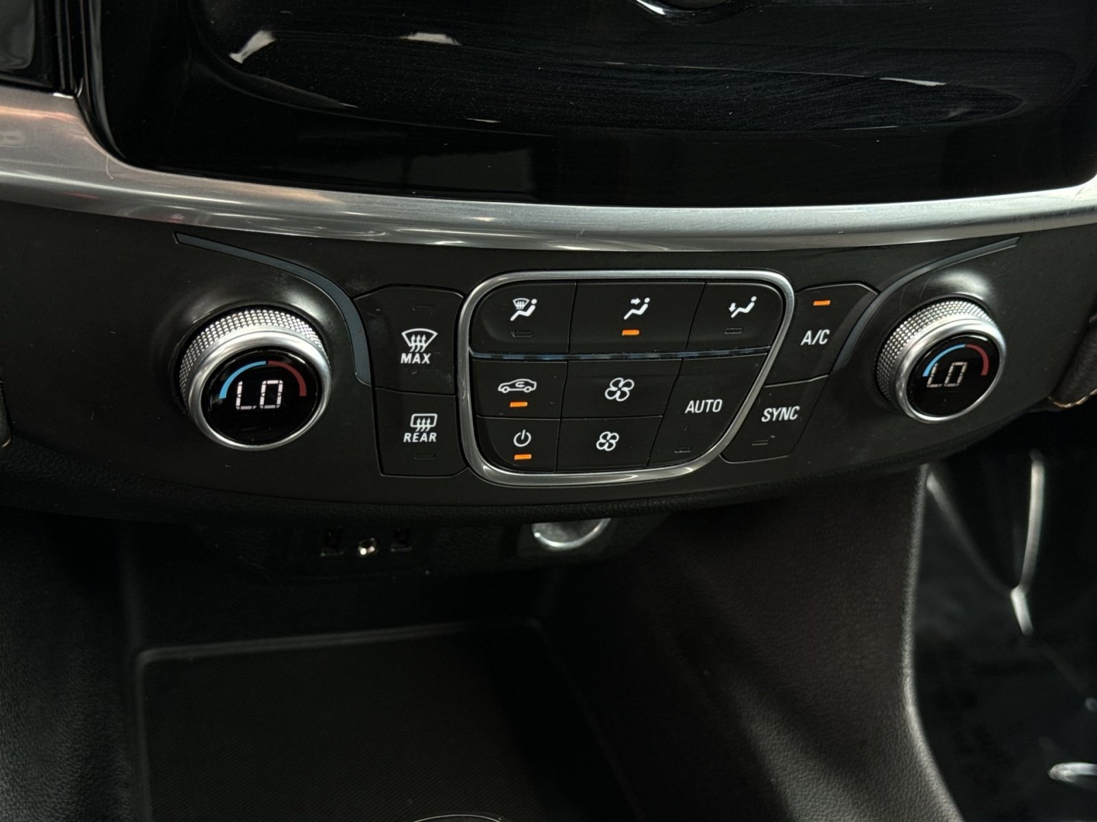 Used 2019 Chevrolet Traverse LS FWD image 20