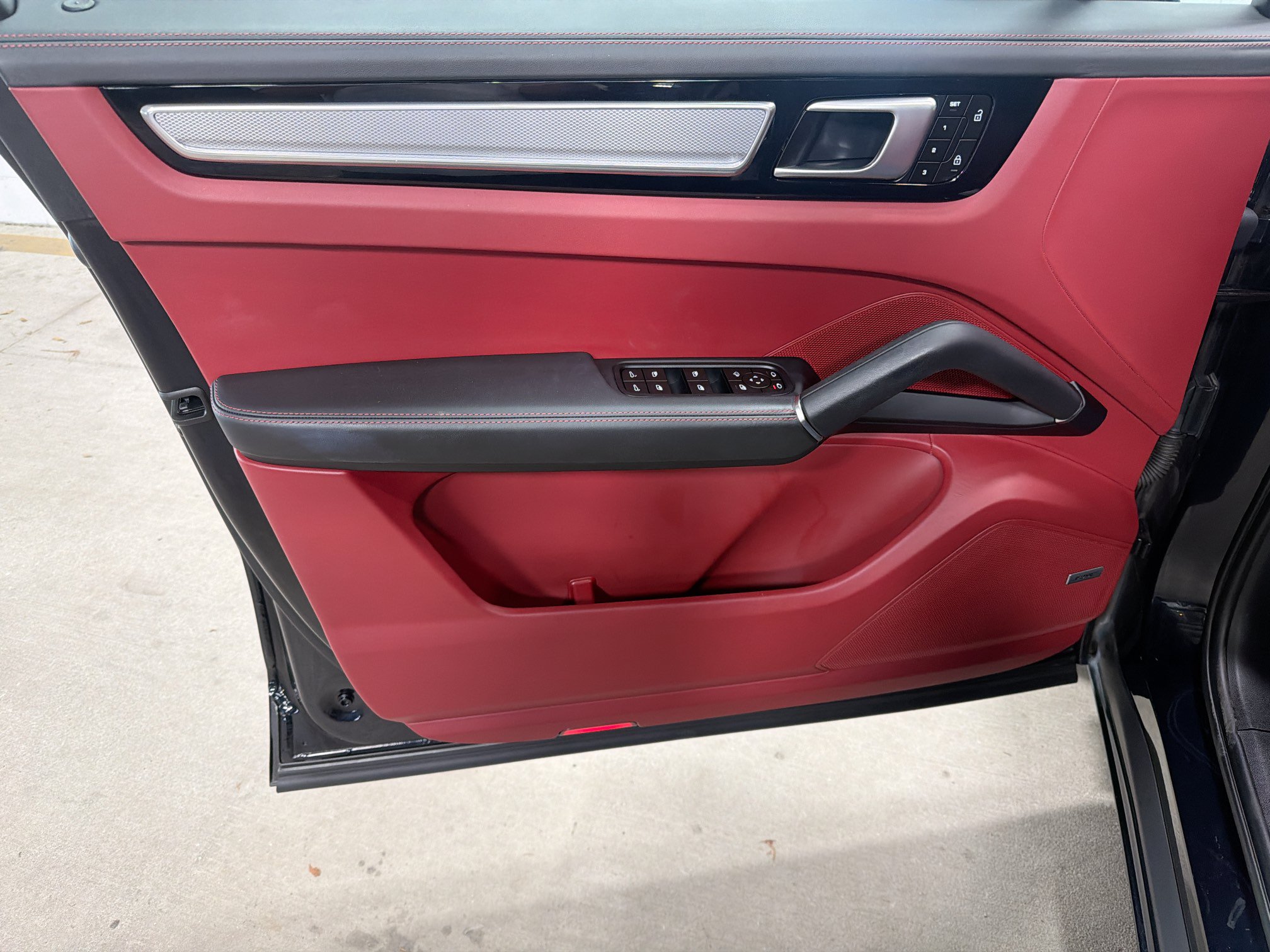 Certified 2023 Porsche Cayenne GTS AWD/4WD image 23