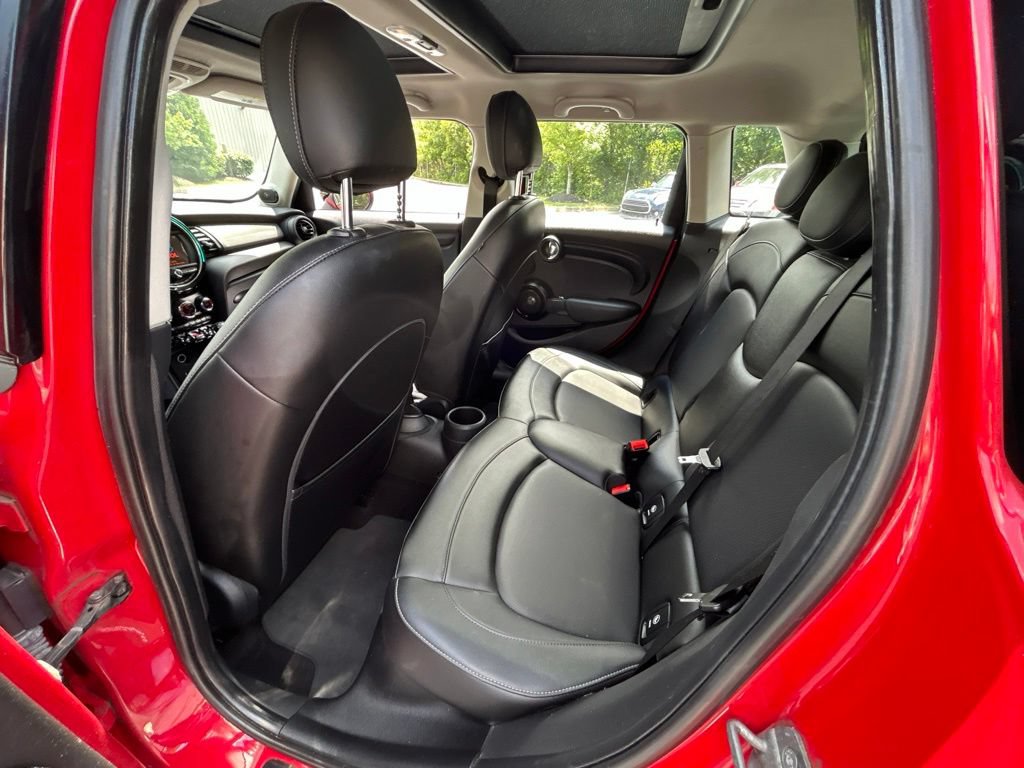 Used 2015 MINI Cooper 4-Door Hardtop FWD image 25