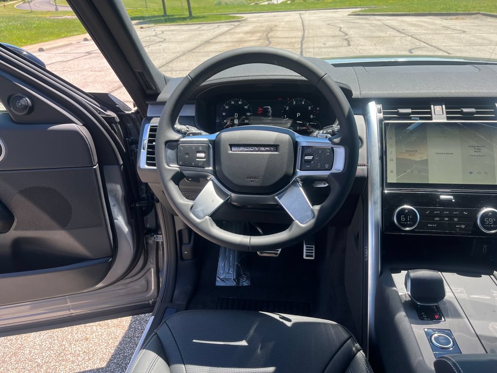 New 2026 Land Rover Discovery Dynamic SE AWD/4WD image 13