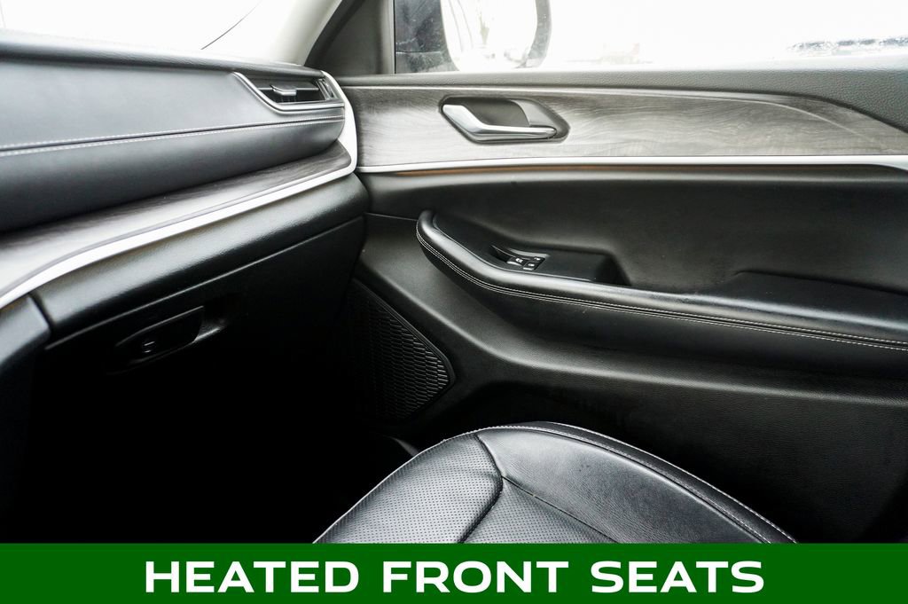 Used 2023 Jeep Grand Cherokee Limited w/ Luxury Tech Group II image 32