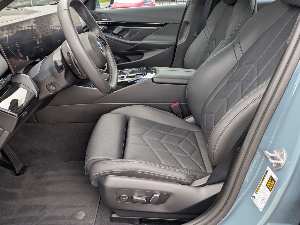 Used 2024 BMW 530i 530i w/ Premium Package image 7