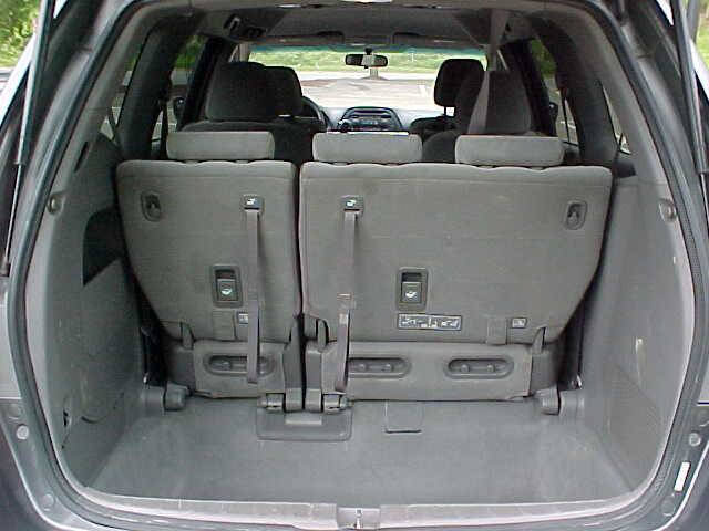 Used 2010 Honda Odyssey LX image 11