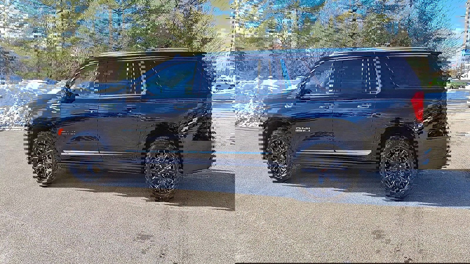 Certified 2023 GMC Yukon XL Denali image 6