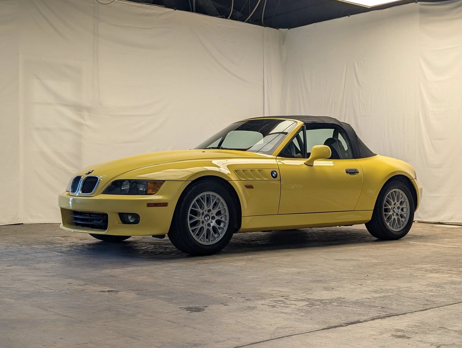 Used 1998 BMW Z3 2.8 RWD image 3