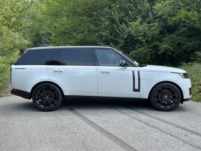 New 2025 Land Rover Range Rover Long Wheelbase SE image 5