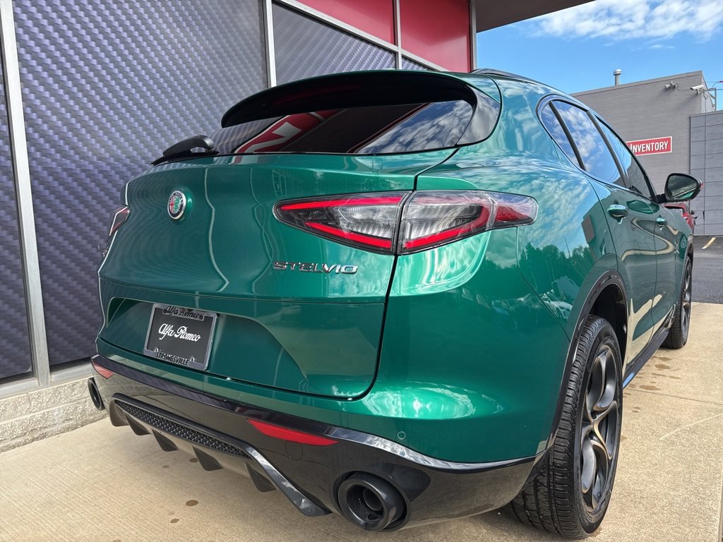 New 2025 Alfa Romeo Stelvio Sprint image 3