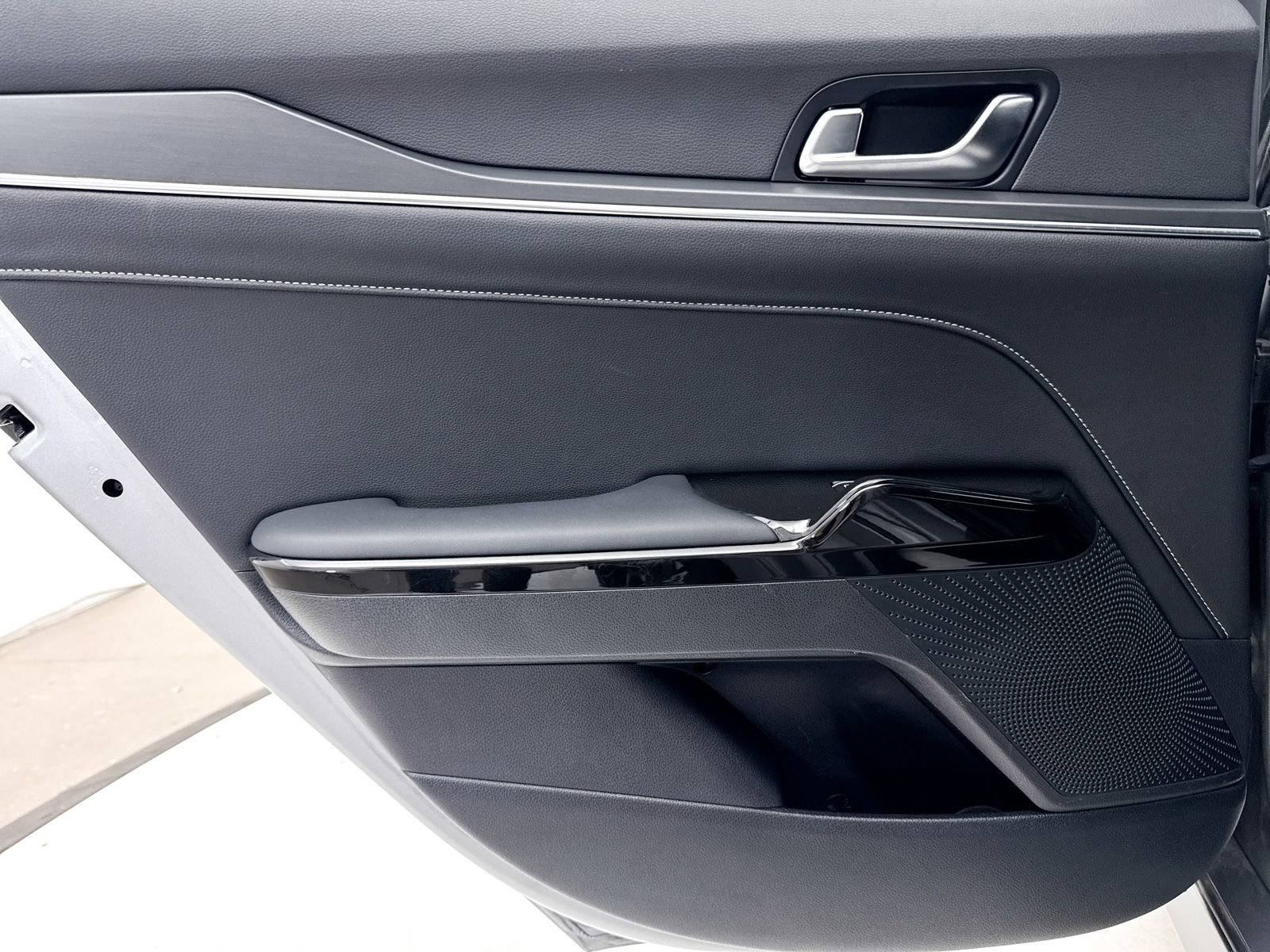 Used 2025 Kia K5 GT-Line w/ GT-Line Premium Package image 33