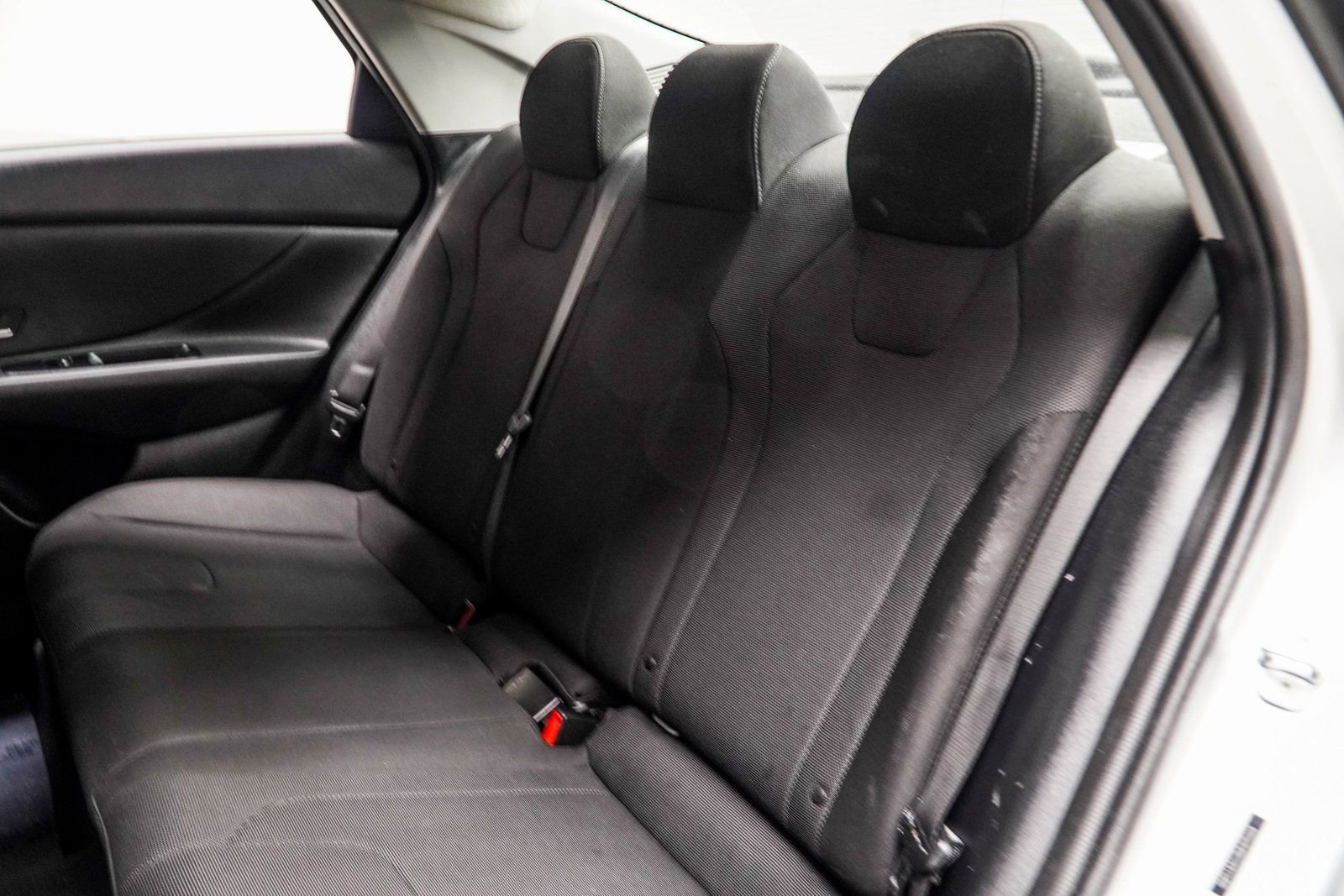 Used 2021 Hyundai Elantra SE image 33