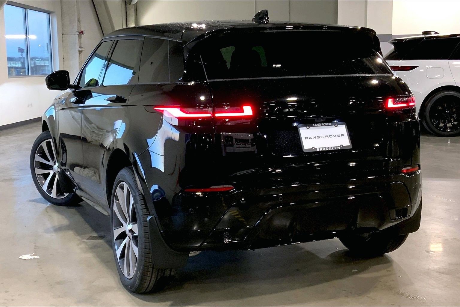 New 2026 Land Rover Range Rover Evoque Dynamic SE image 12