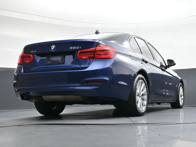 Used 2017 BMW 320i xDrive Sedan image 33