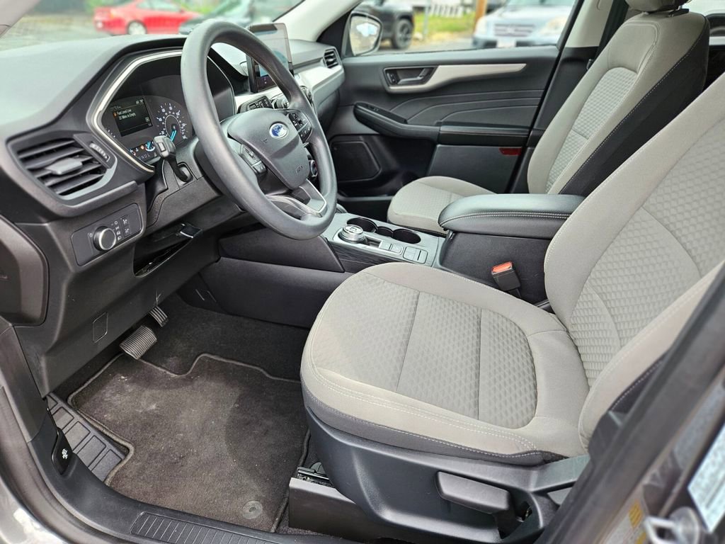 Used 2022 Ford Escape SE image 18