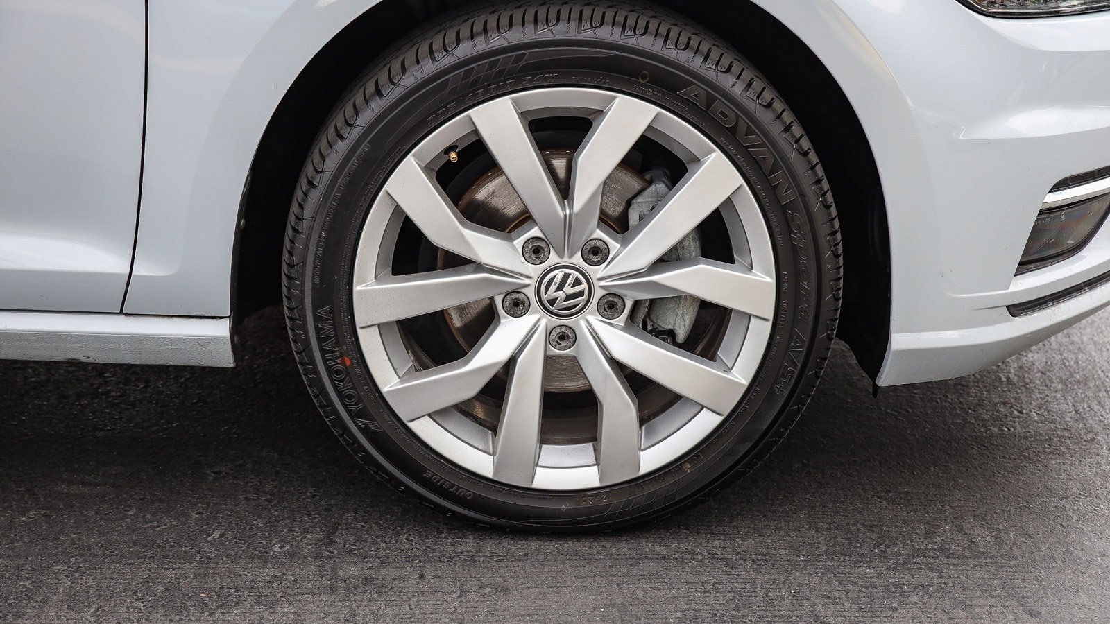 Used 2019 Volkswagen Golf SE image 6