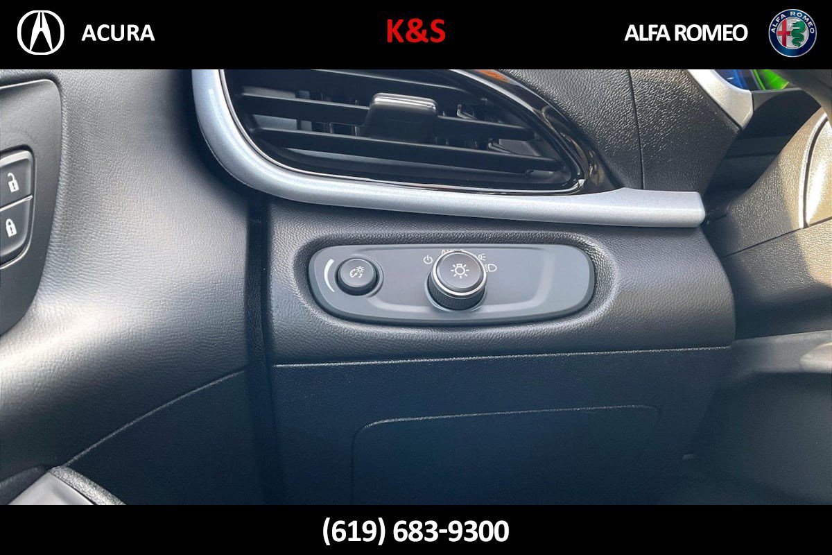 Used 2018 Chevrolet Volt LT FWD image 37