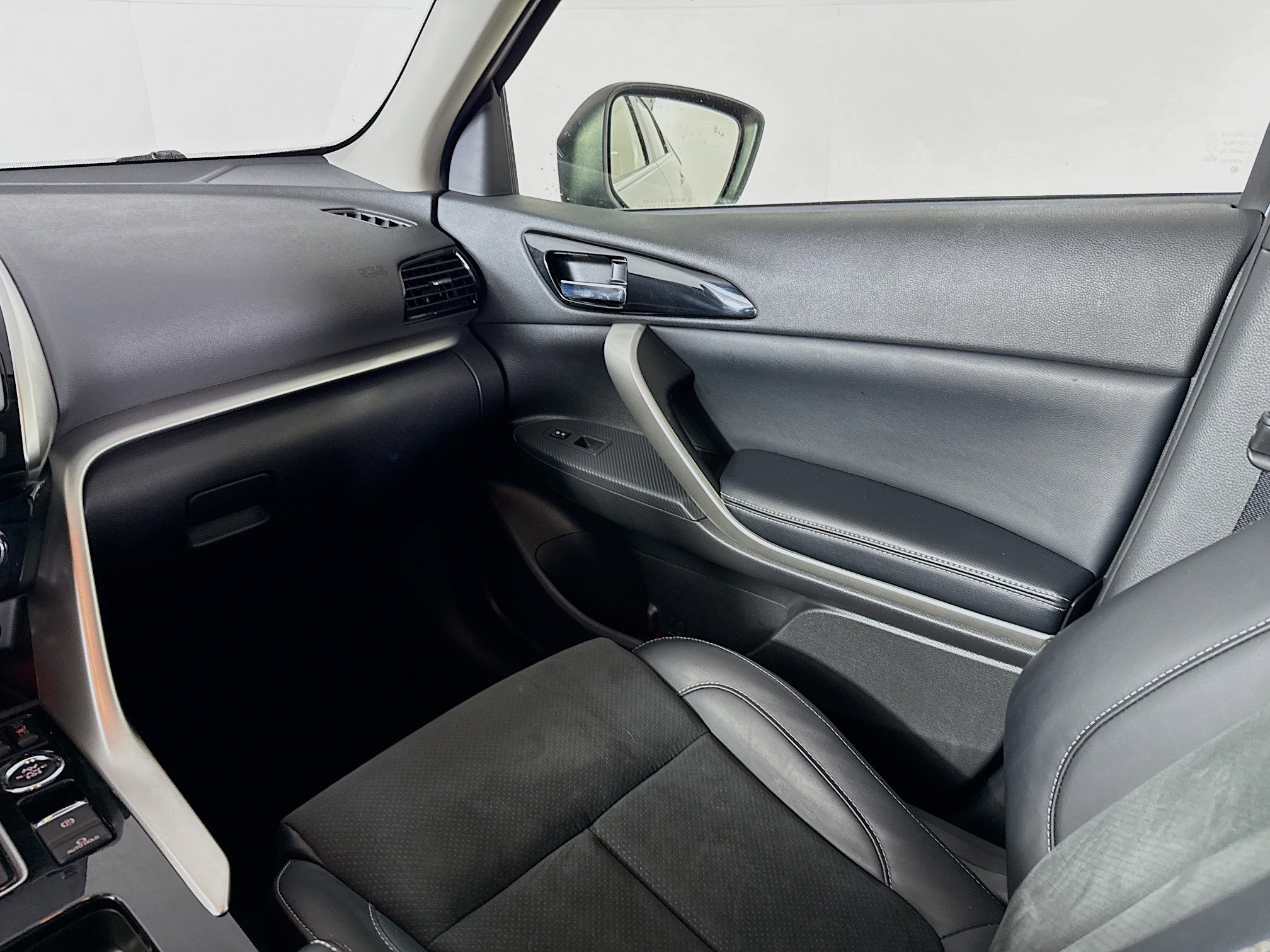 Used 2024 Mitsubishi Eclipse Cross SE image 28