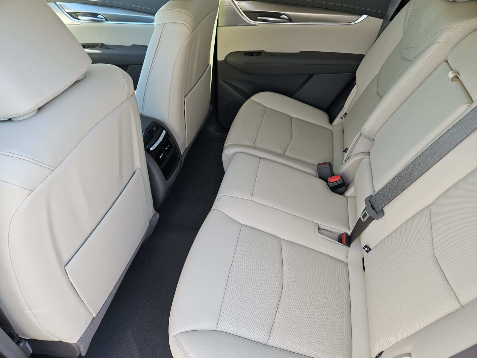 New 2026 Cadillac XT5 Premium Luxury w/ Driver Assist Package FWD image 20