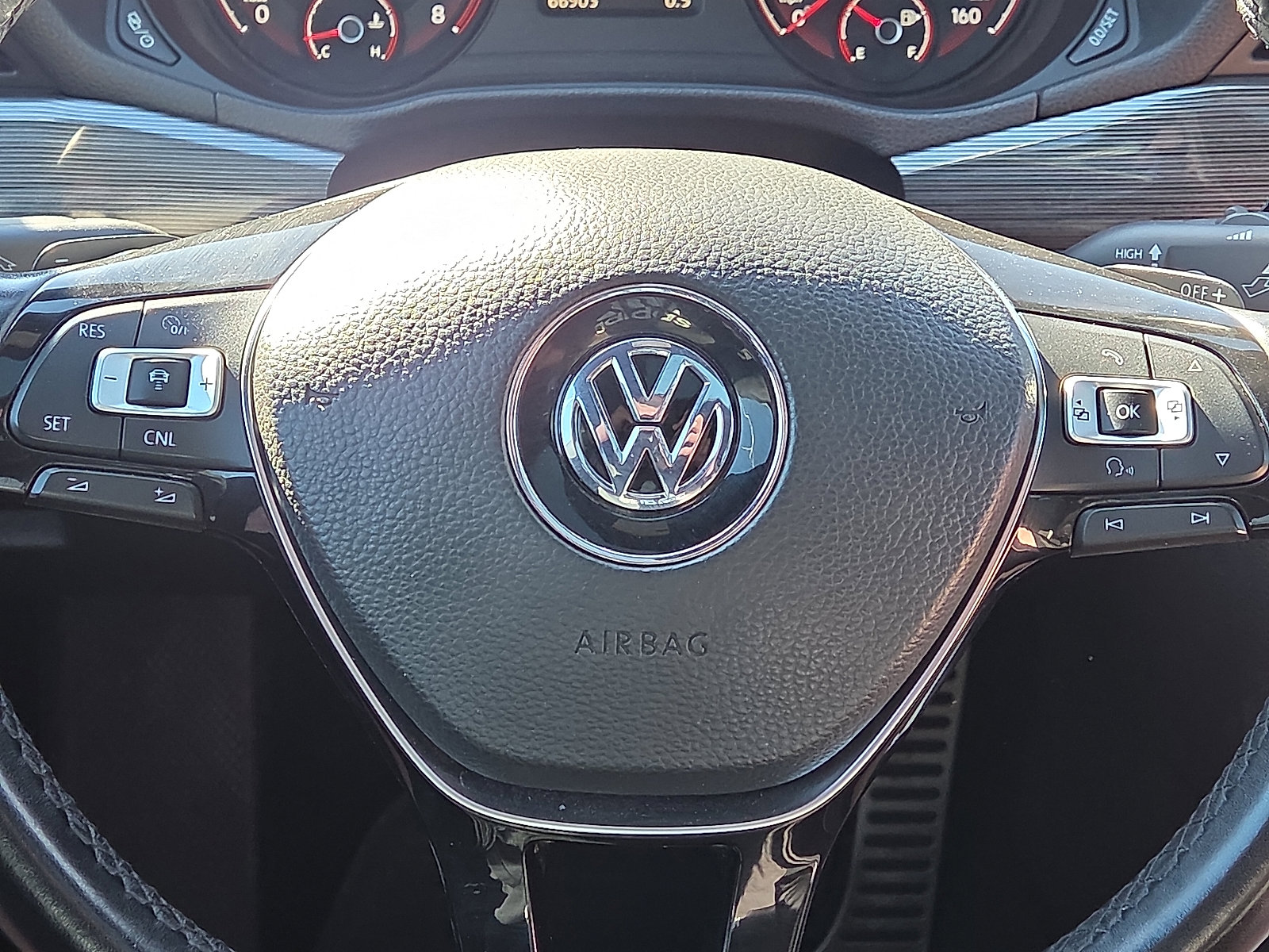 Used 2021 Volkswagen Passat 2.0T R-Line image 17