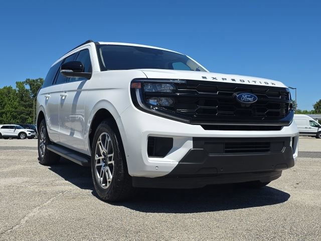 Used 2025 Ford Expedition Active AWD/4WD image 7