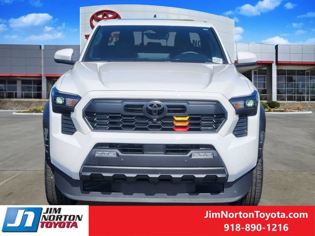 Used 2025 Toyota Tacoma TRD Off-Road w/ TRD Off Road Premium Package AWD/4WD image 2