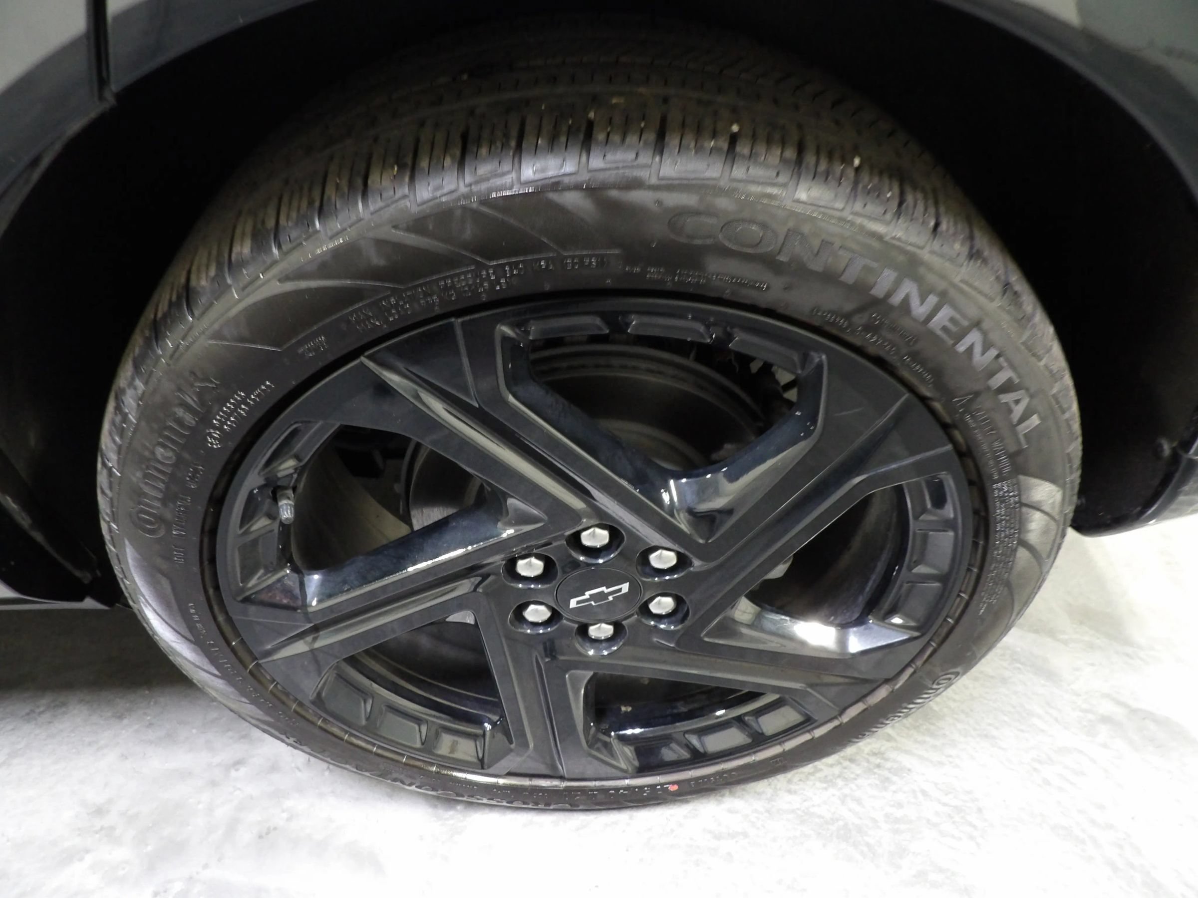 Used 2024 Chevrolet Equinox EV RS FWD image 31